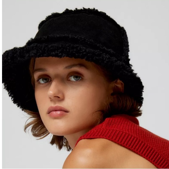 Wyeth Astrid Suede Bucket Hat Black Fuzzy Bucket - Picture 1 of 6